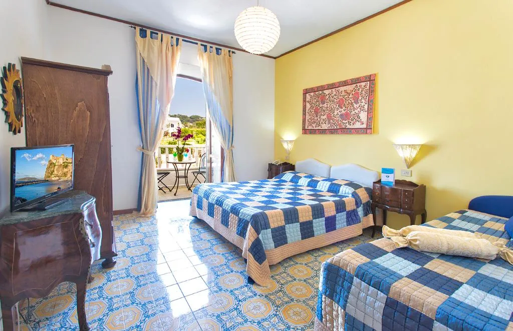 Room, La Scogliera, Naples