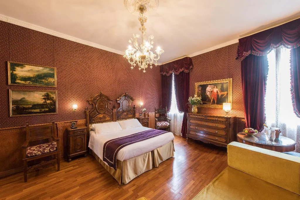 Room, Casa Nicolò Priuli, Venice