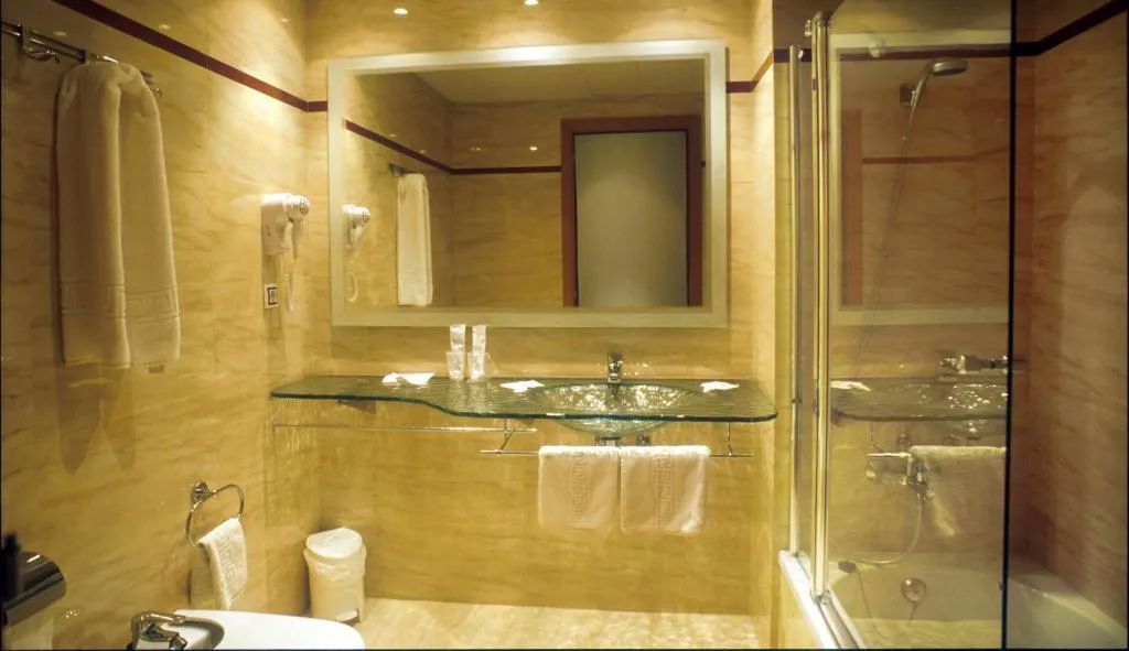 QUADRUPLE STANDARD Room, Blaucel, Costa Brava