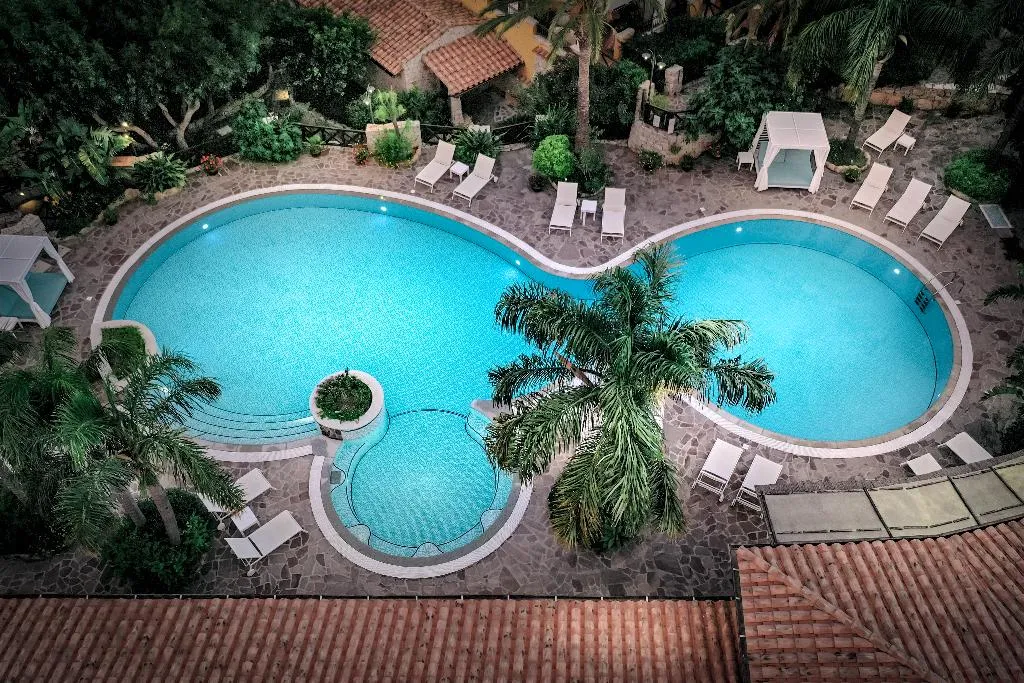 Pool, Cruccuris Resort, Cagliari