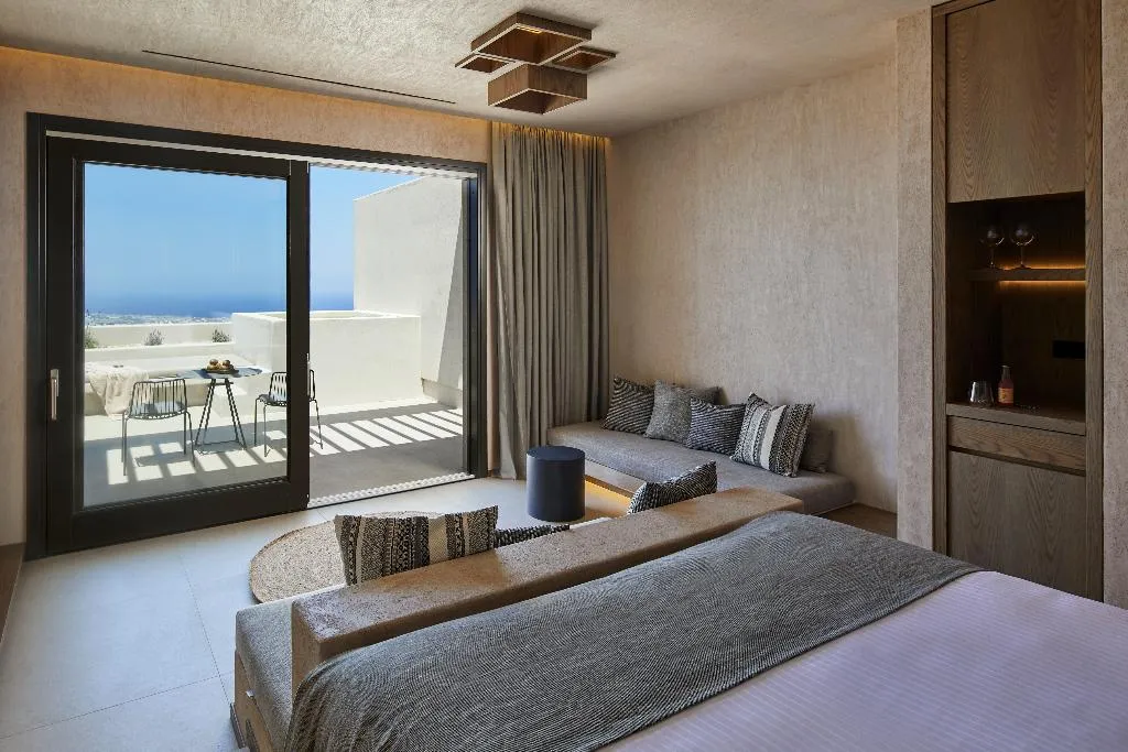 JUNIOR SUITE WITH JACUZZI Room, North Santorini A Luxury Spa Hotel, Santorini