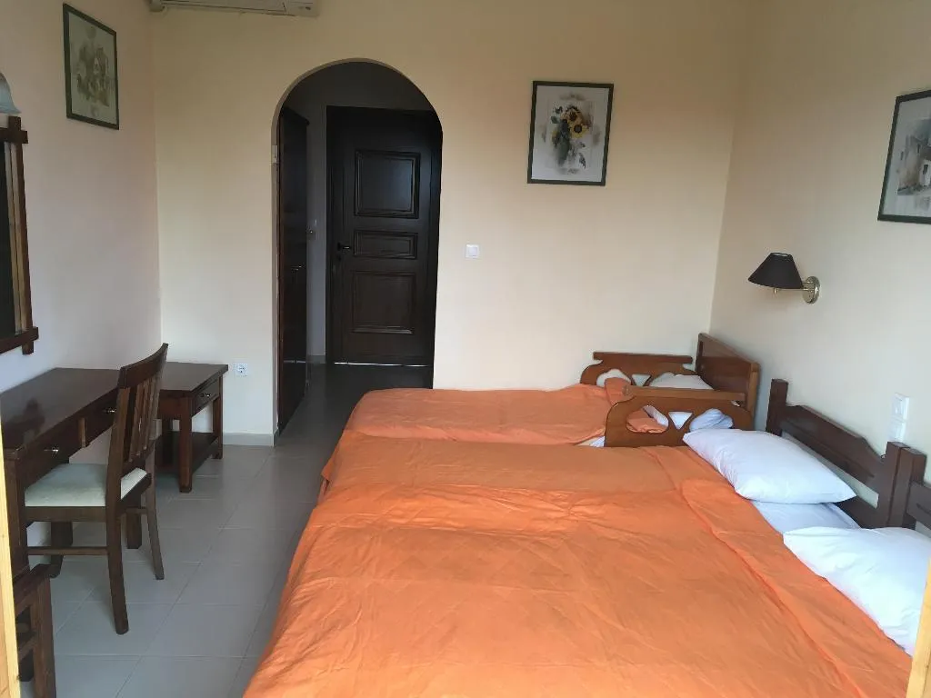 TRIPLE STANDARD Room, Vontzos, Skiathos
