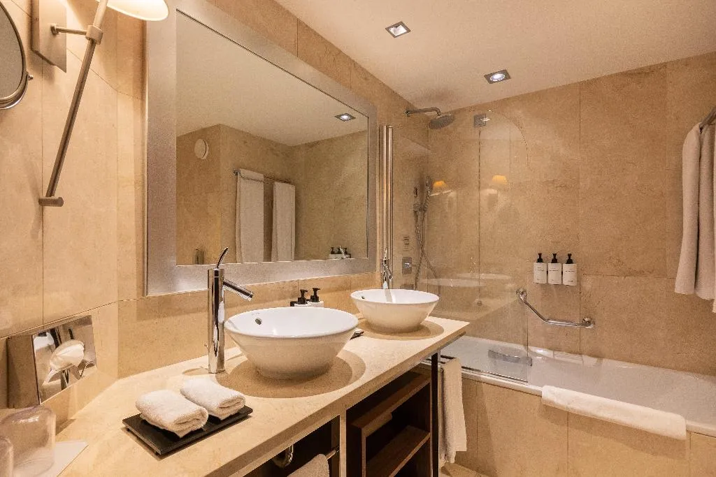 DOUBLE CLASSIC CITY VIEW Room, InterContinental Lisbon, Lisbon