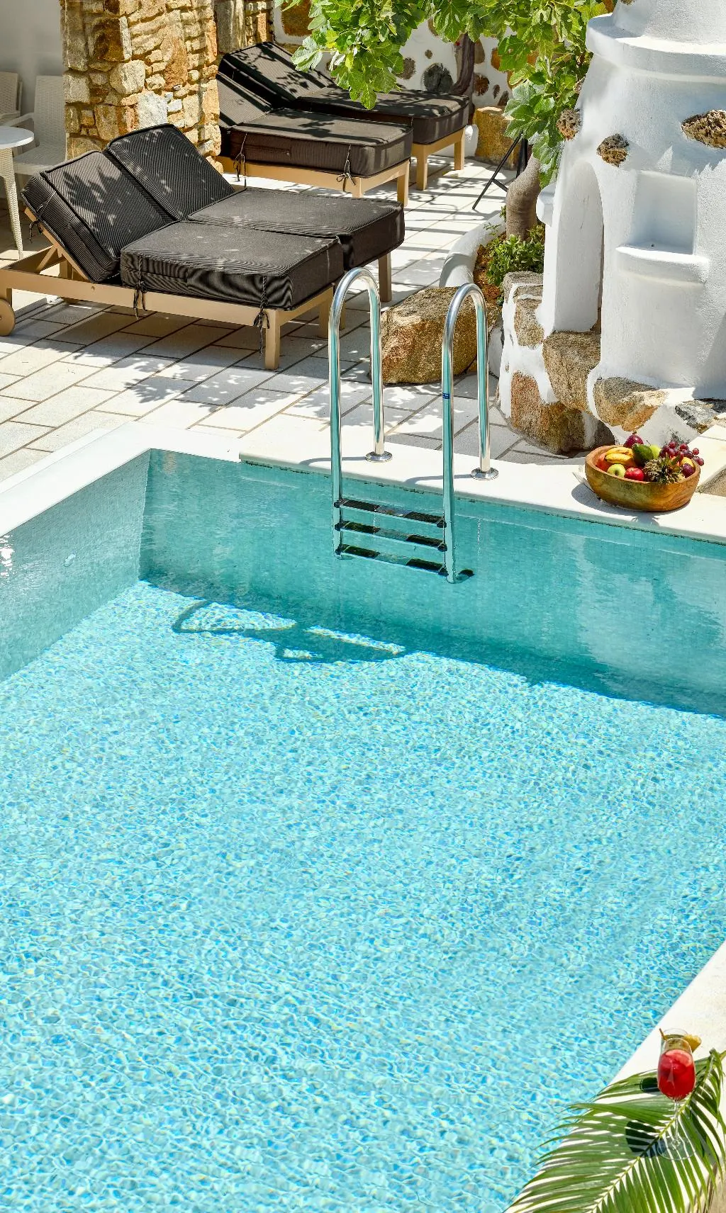 SUITE THREE BEDROOMS WITH PRIVATE POOL Room, Saint John Hotel Villas & Spa, Mykonos