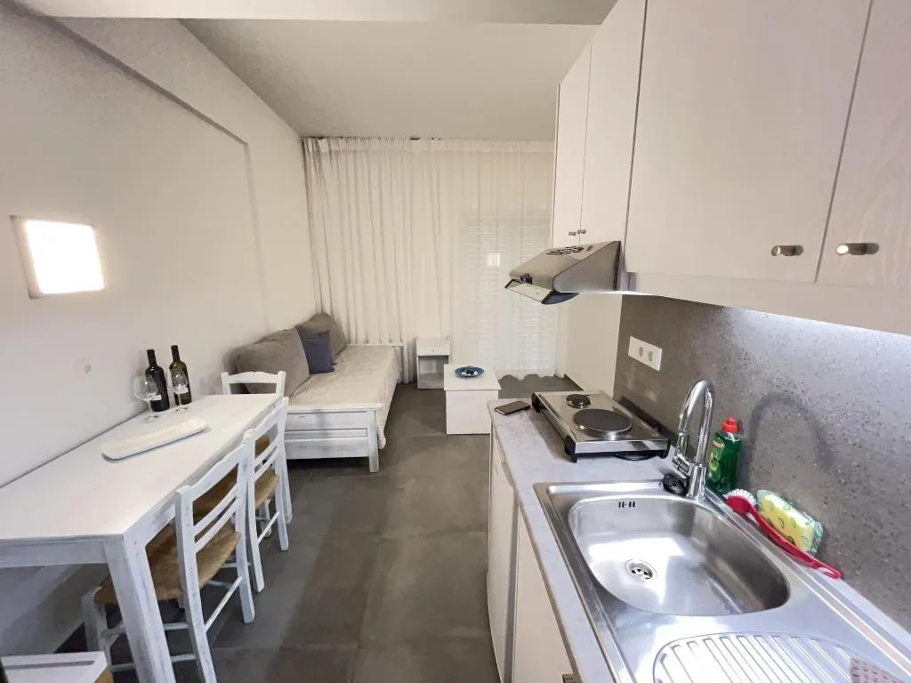 Room, Niriides Hotel, Crete
