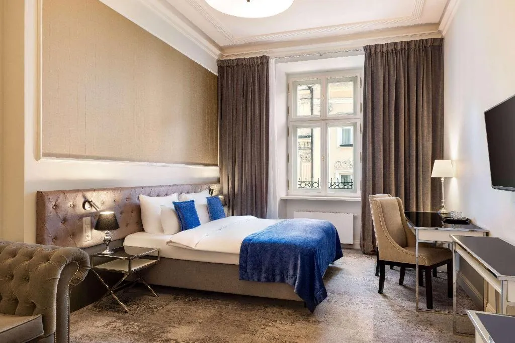 Room, Wyndham Grand Krakow Old Town, Krakow