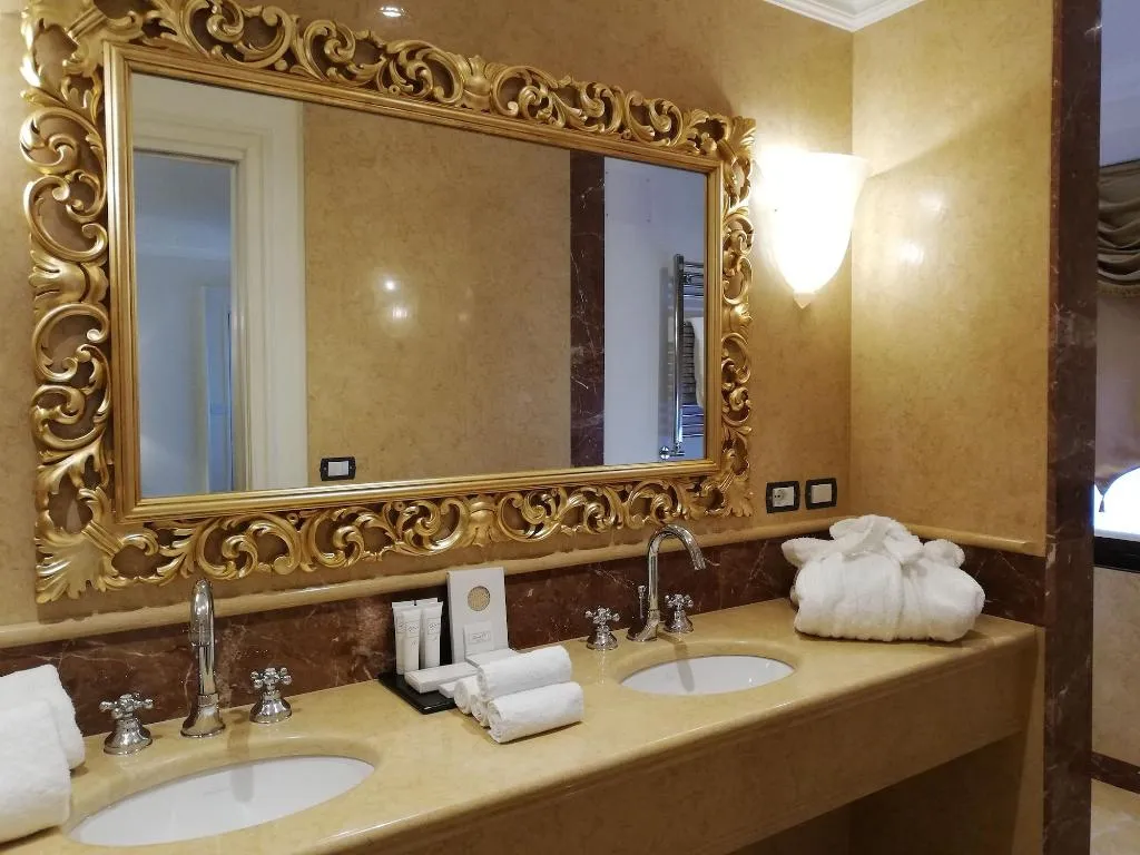 DOUBLE SUPERIOR Room, Cà Bonfadini Historic Experience, Venice