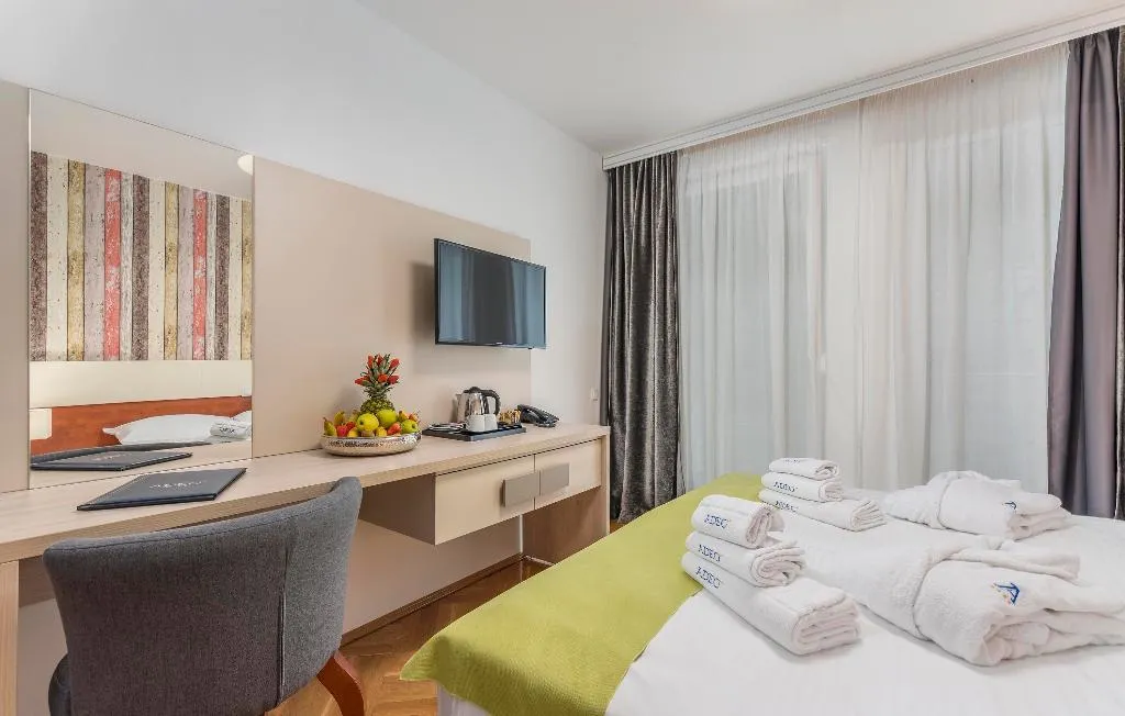 DOUBLE WITH TERRACE Room, Aparthotel Adeo, Istria