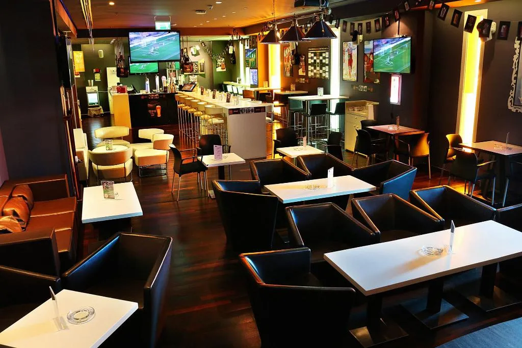 Bar, Hues Boutique, Dubai