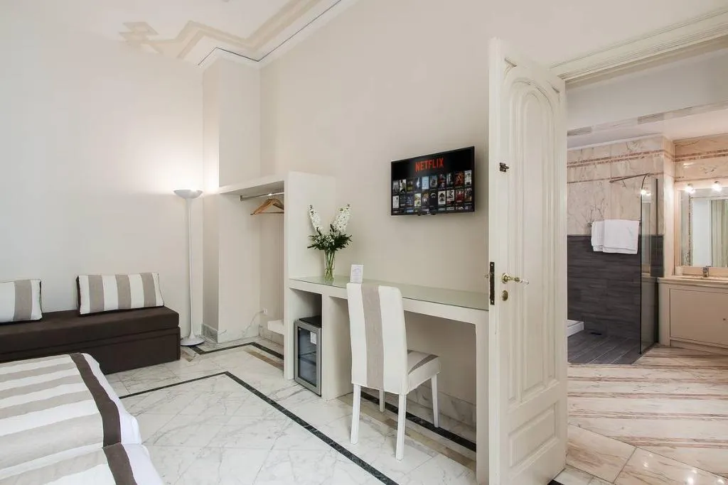 TRIPLE COMFORT Room, Palazzo Starace, Naples