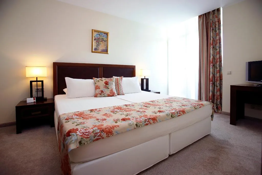 APARTMENT THREE BEDROOMS Room, Sunset Resort, Bourgas