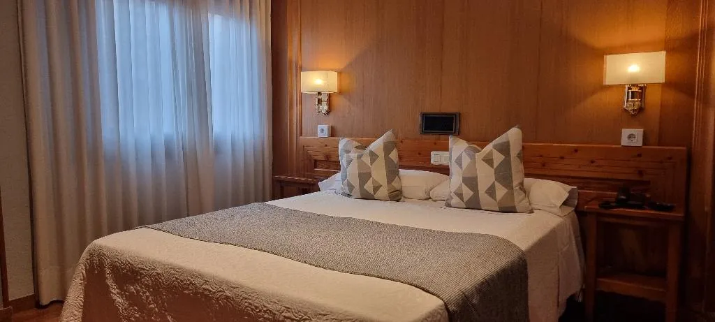 DOUBLE WITH DOUBLE BED Room, Hotel Real de Toledo, Madrid