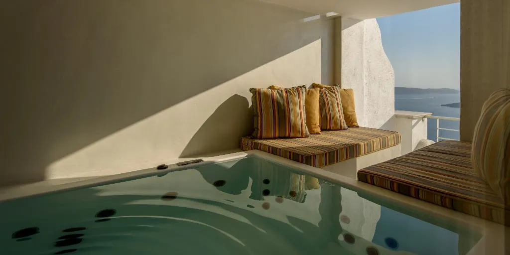 SUITE WITH JACUZZI Room, Nefeles Luxury Suites, Santorini