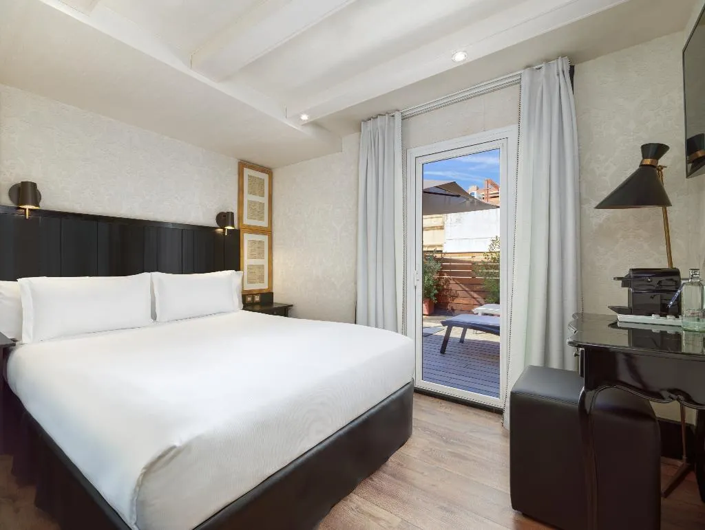 DOUBLE DELUXE WITH TERRACE Room, H10 Catalunya Plaza-Boutique Hotel, Barcelona