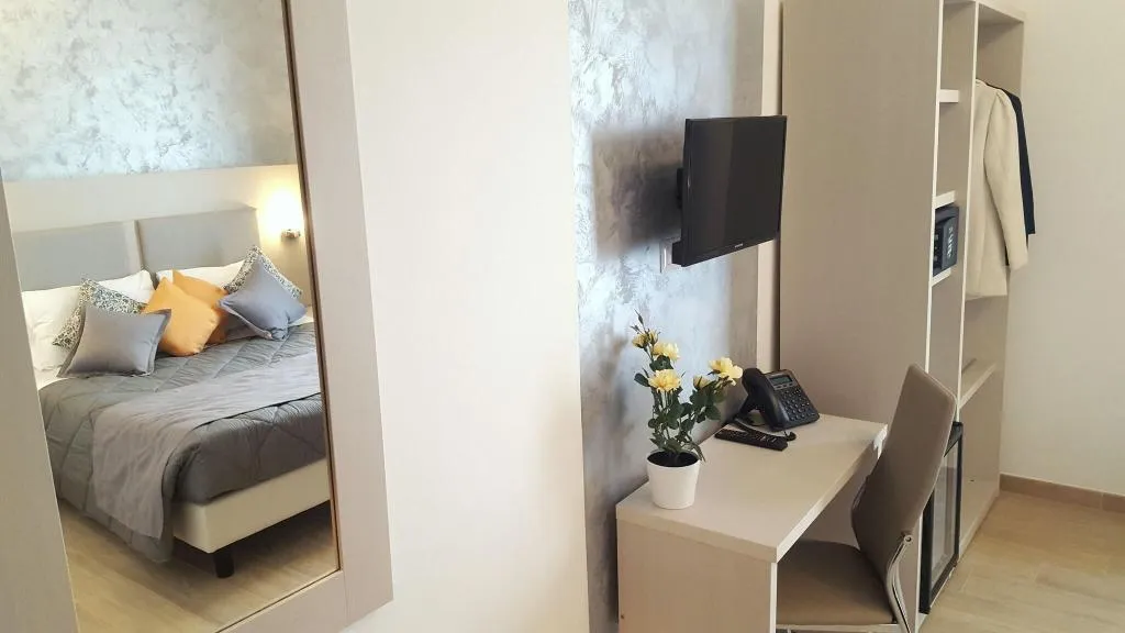 TWIN SUPERIOR Room, Luxor Florence, Florence
