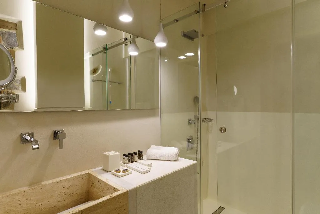 SUITE OCEAN VIEW ONE BEDROOM Room, 100 Rizes Seaside Resort, Athens