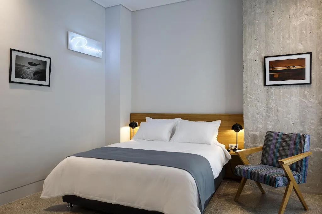 Room, Vol.5 The Mini Lodge, Athens