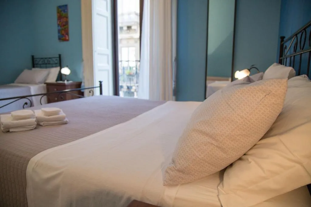 Room, Catania Inn, Catania