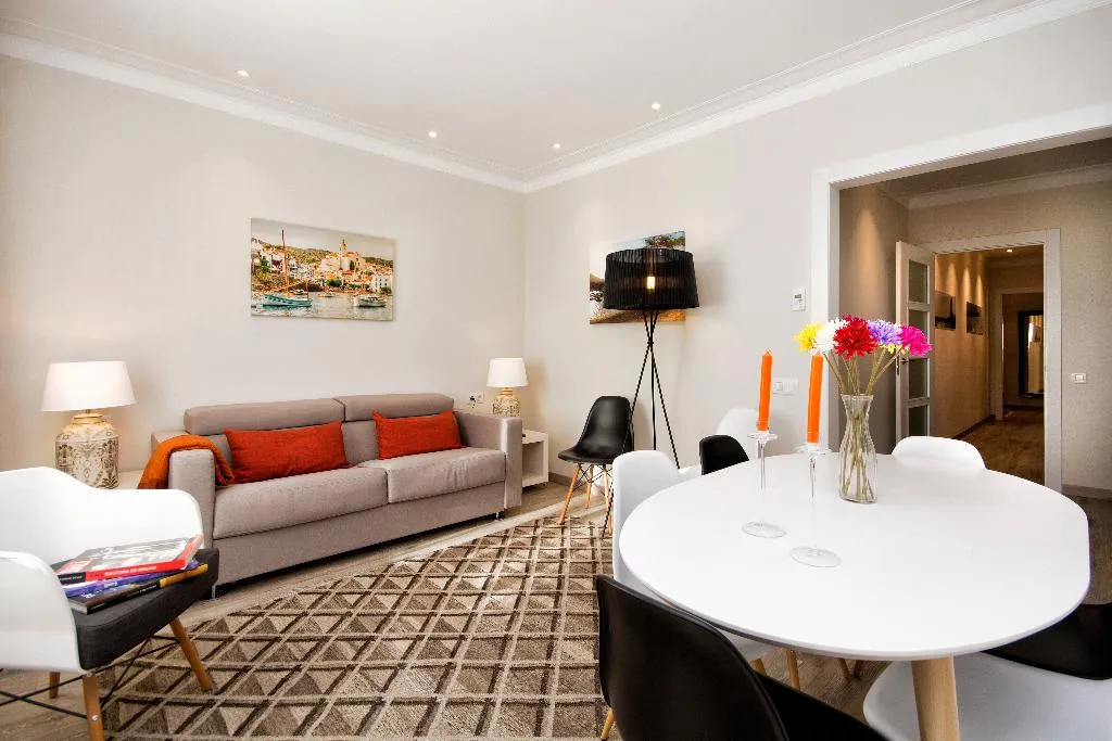 APARTMENT FOUR BEDROOMS Room, Mercedes Heritage Apartments, Barcelona