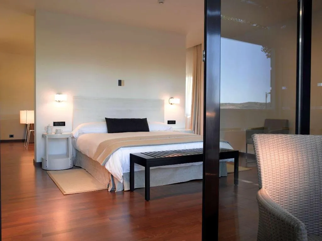 JUNIOR SUITE STANDARD Room, Parador de Antequera, Andalucia
