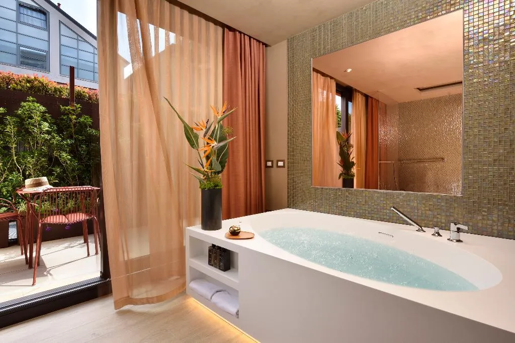 JUNIOR SUITE GARDEN VIEW Room, Milan Suite Hotel, Milan