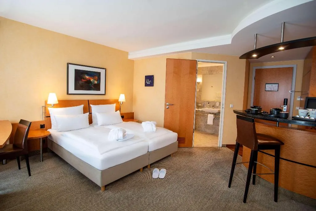 Double or Twin BUSINESS Room, Best Western Premier Airporthotel Berlin, Berlin