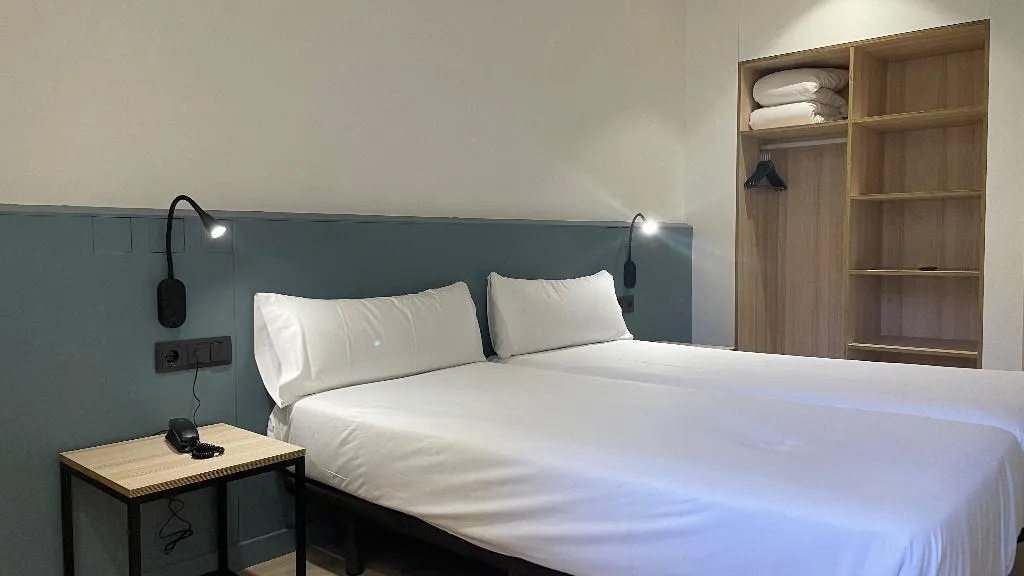 TWIN SUPERIOR Room, Hotel Sant Pau, Barcelona