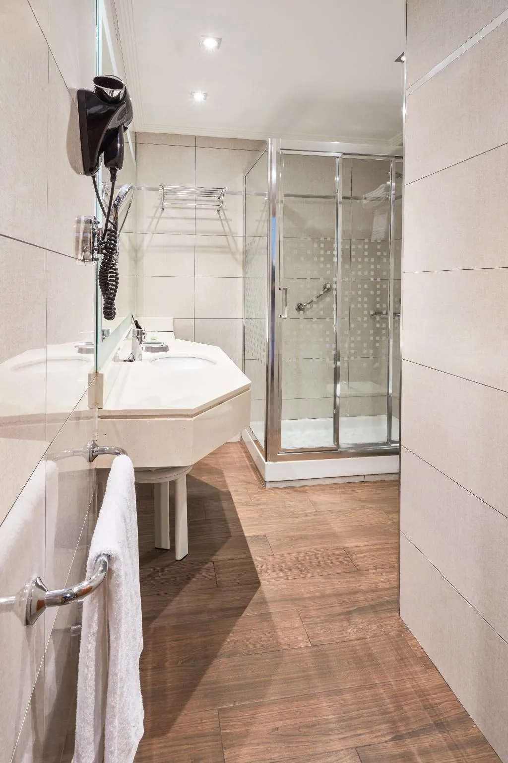 TWIN STANDARD Room, Cason del Tormes, Madrid