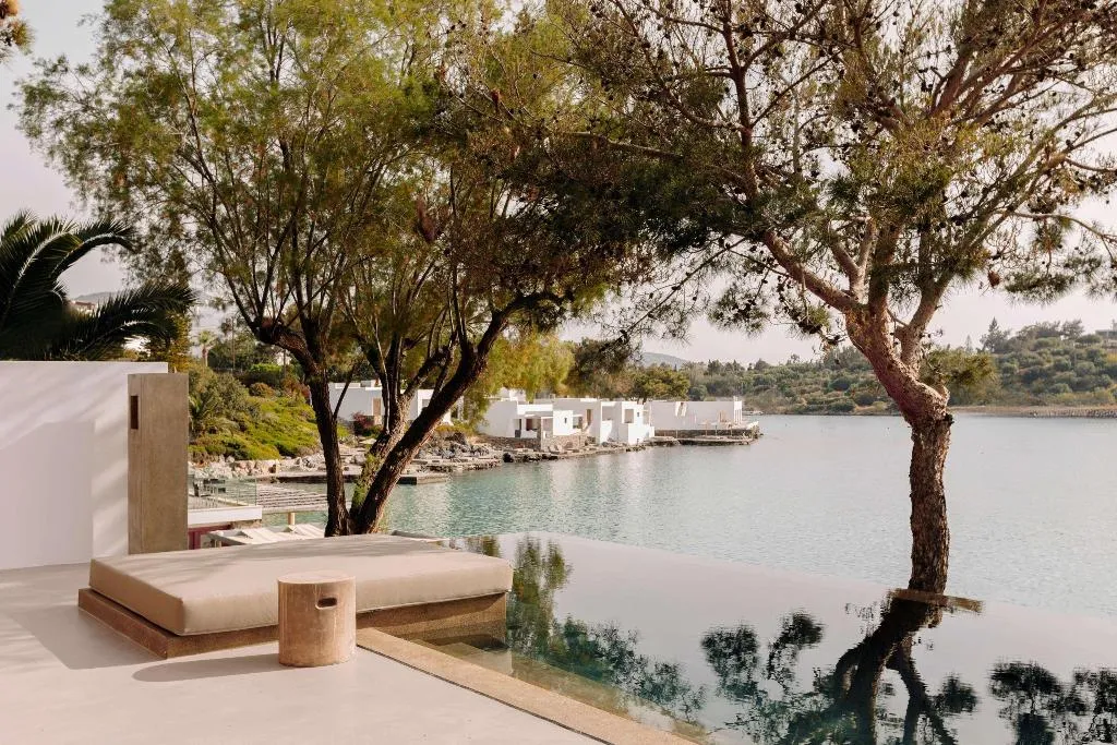 Room, Minos Beach Art Hotel, a Member of Design Hotels, Crete