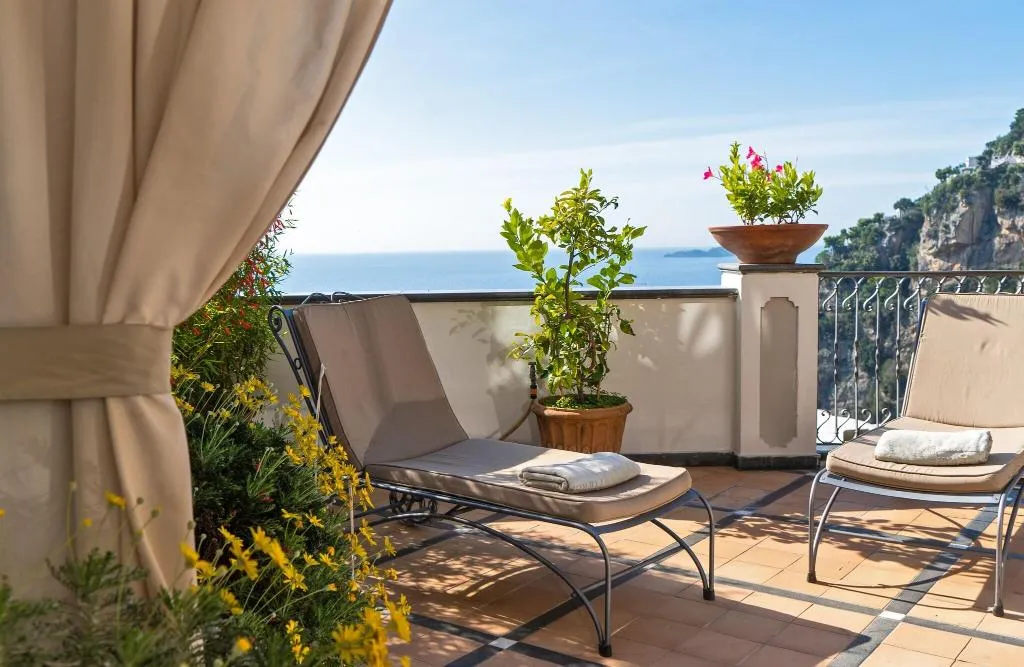 SUITE SEA VIEW KING BED Room, Punta Regina, Naples