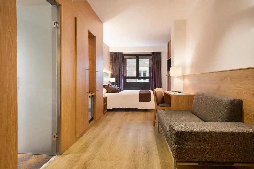 TRIPLE STANDARD Room, Acta Azul, Barcelona