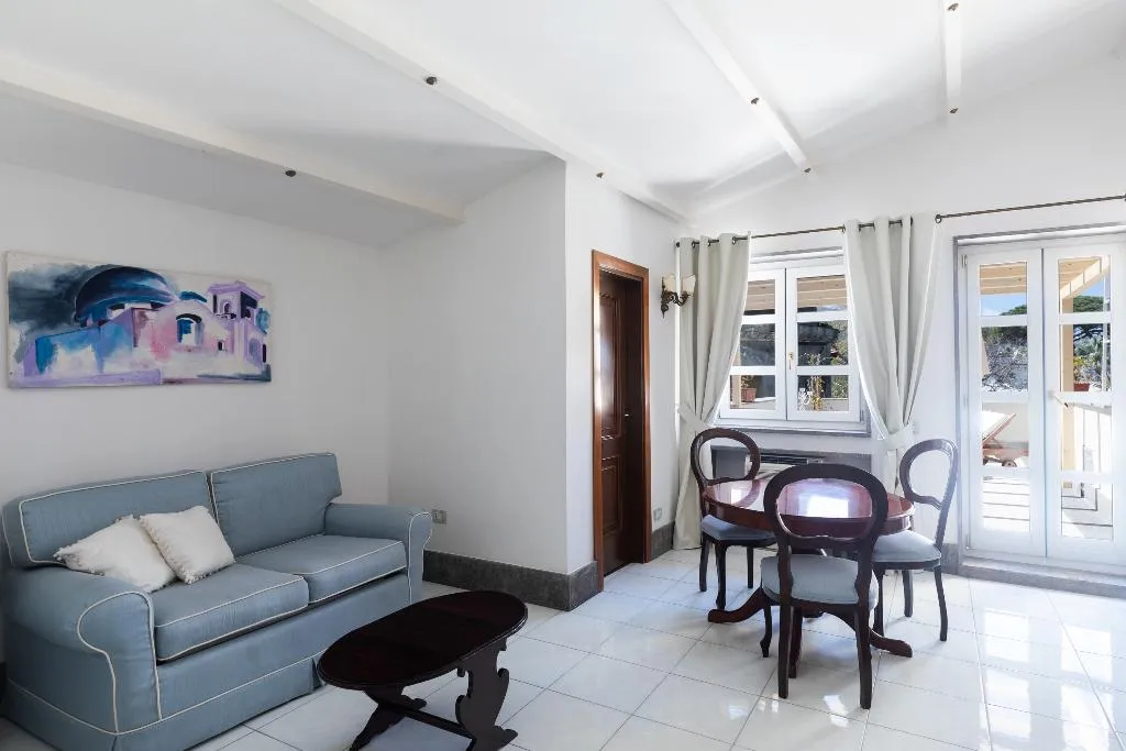 SUITE GARDEN VIEW Room, Grand Hotel Cocumella, Naples