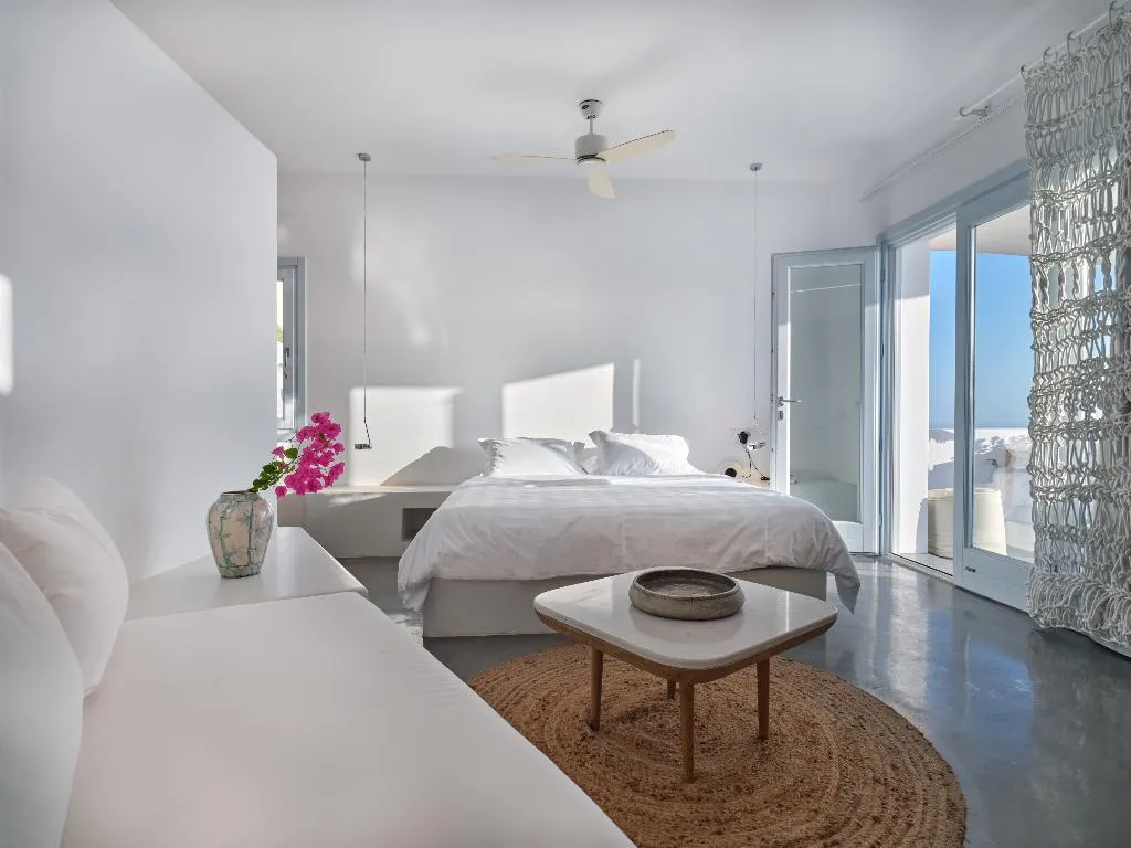 SUITE WITH PRIVATE POOL Room, Santorini Heights, Santorini