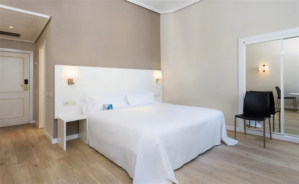 Room, Zel Madrid, Madrid