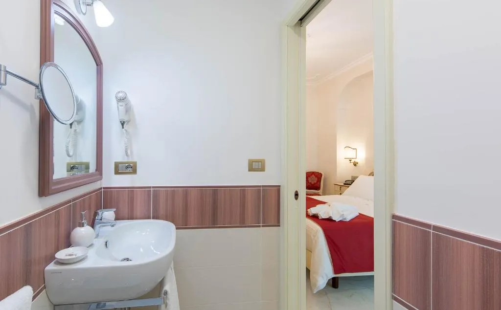 DOUBLE WITH BALCONY Room, B&B Palazzo Montesanto, Naples