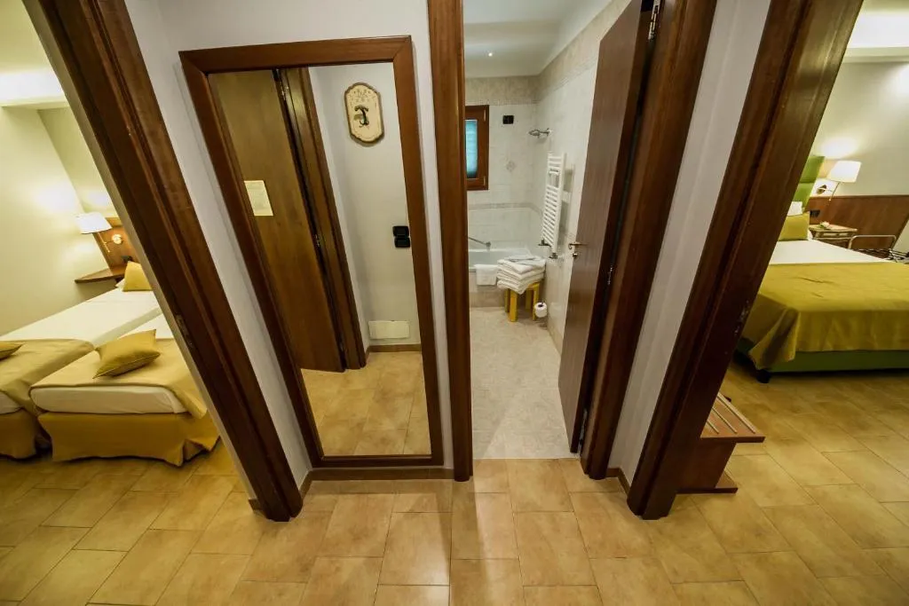 SUITE TWO BEDROOMS ONE BATHROOM Room, Montespina Park Hotel, Naples