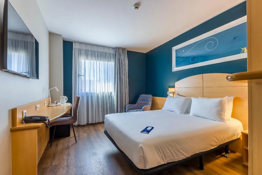 DOUBLE STANDARD Room, Travelodge Madrid Alcala de Henares, Madrid