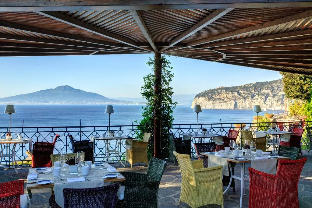 Restaurant, Grand Hotel Ambasciatori, Naples