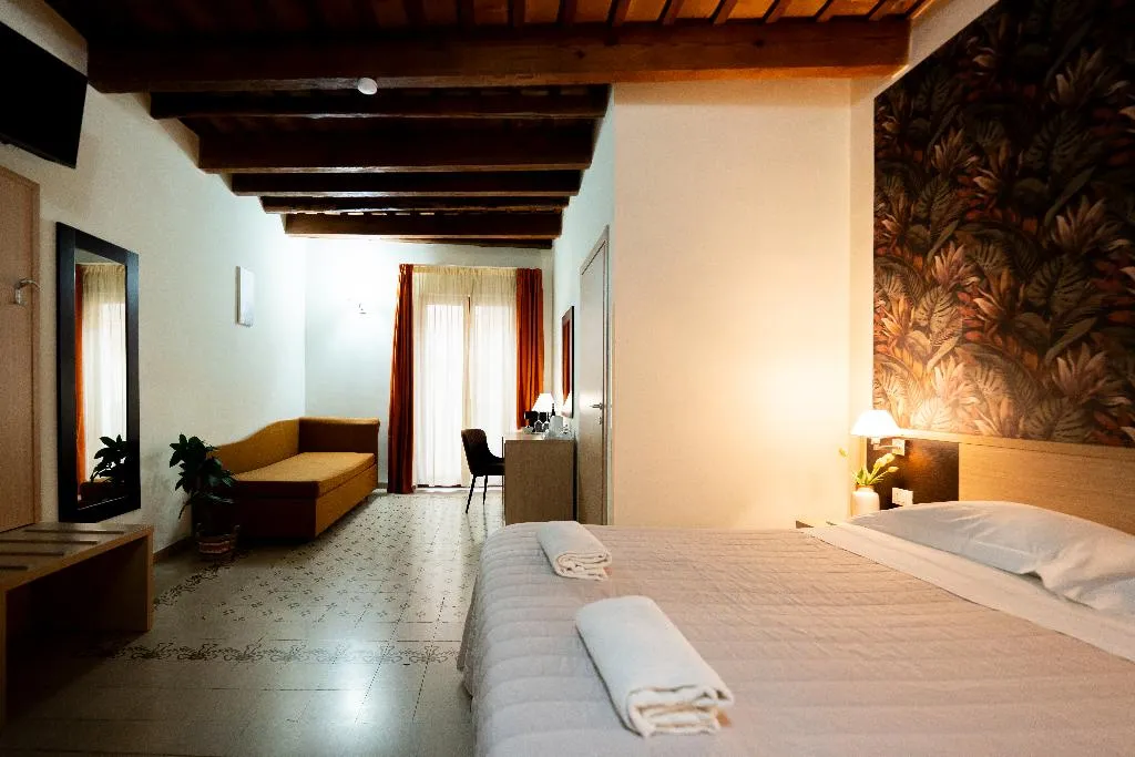 TRIPLE STANDARD Room, Residence Porta Delle Botteghelle, Palermo