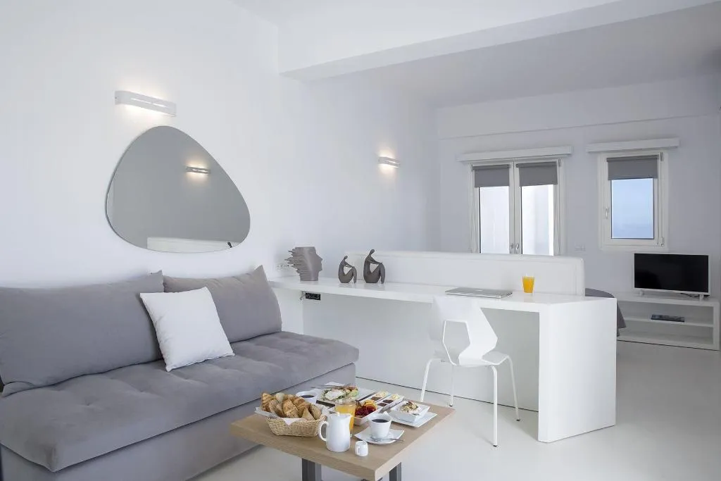 Room, May Seven Suites Hotel, Santorini