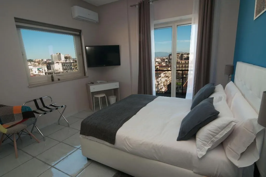 Room, La Casa Di Giorgio, Naples