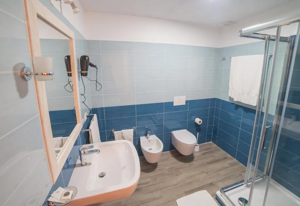 DOUBLE ONE BEDROOM ONE BATHROOM Room, Villa Alberta, Cagliari