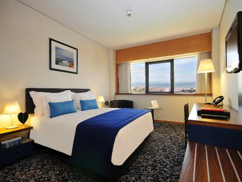 JUNIOR SUITE STANDARD Room, Ramada by Wyndham Lisbon, Lisbon