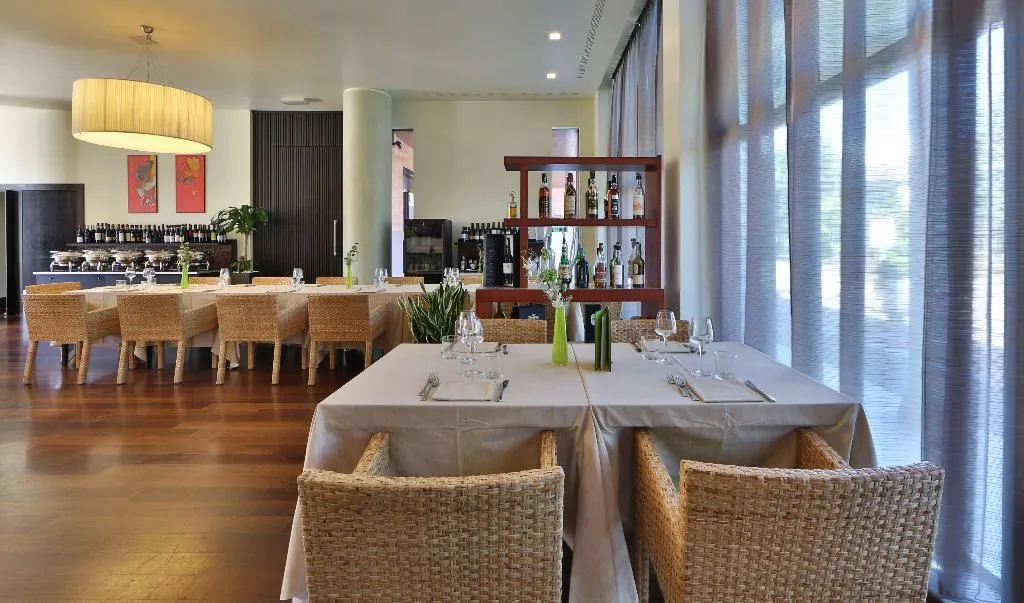 Restaurant, Best Western Plus Hotel Le Favaglie, Milan