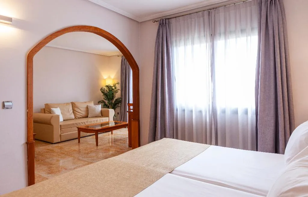 JUNIOR SUITE POOL VIEW Room, Hotel La Laguna Spa & Golf, Costa Blanca