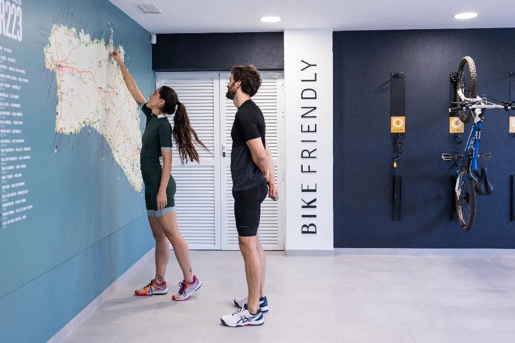 Sports and Entertainment, Petit Sagitario ( Only Adults ), Menorca