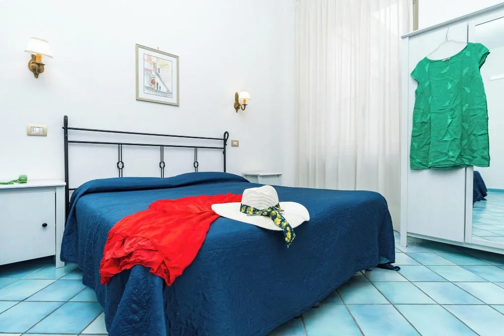 FAMILY ROOM WITH DOUBLE BED Room, Fontana, Naples