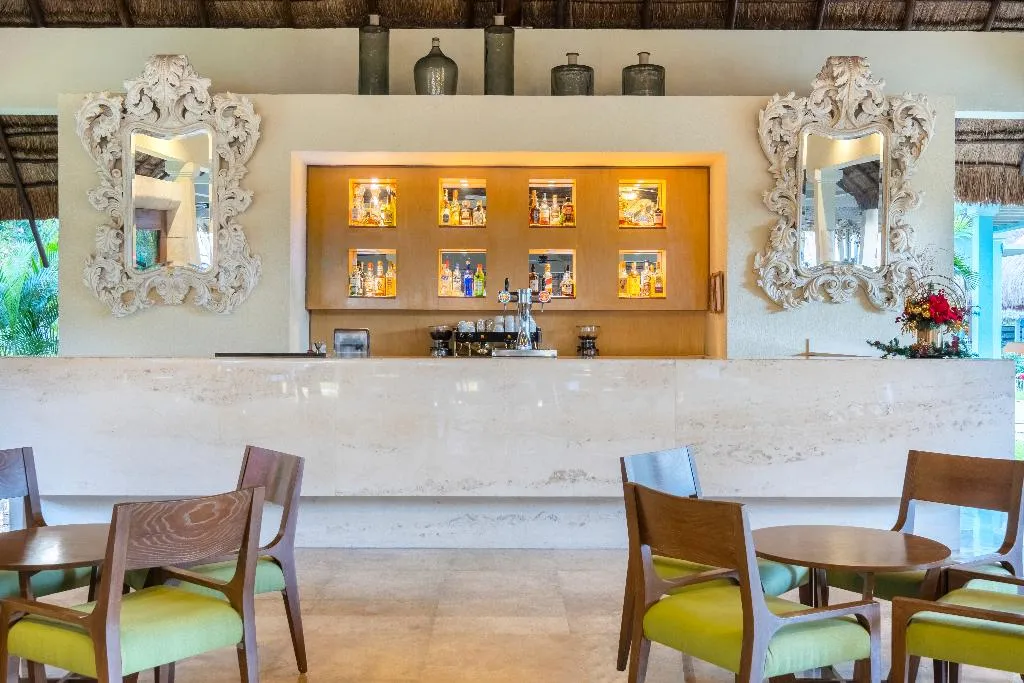 Bar, Iberostar Waves Quetzal All Inclusive, Cancun Area