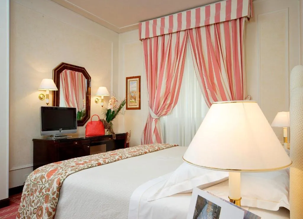 DOUBLE ECONOMY Room, De la Ville, Florence