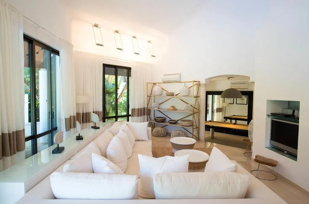 Room, Pine Cliffs Village & Golf Suites, Algarve